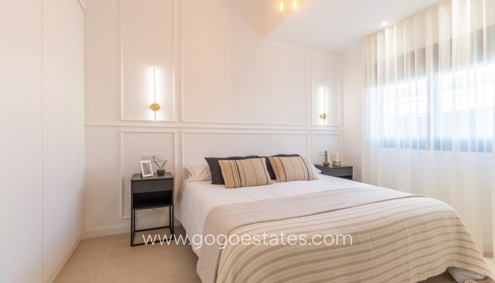 Te koop - Huis - Vrijstaande Villa - Torrevieja - Torrevieja Centro