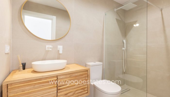 Te koop - Huis - Vrijstaande Villa - Torrevieja - Torrevieja Centro