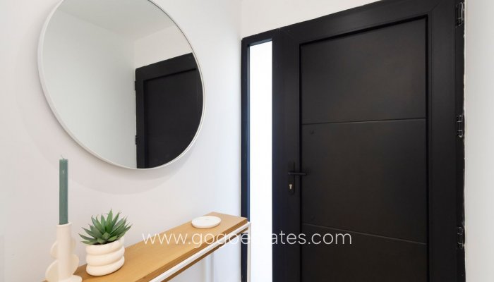 Te koop - Huis - Vrijstaande Villa - Torrevieja - Torrevieja Centro