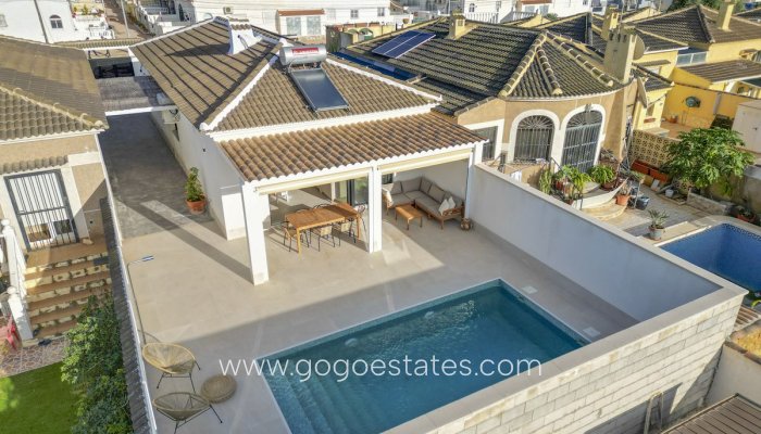 Te koop - Huis - Vrijstaande Villa - Torrevieja - Torrevieja Centro