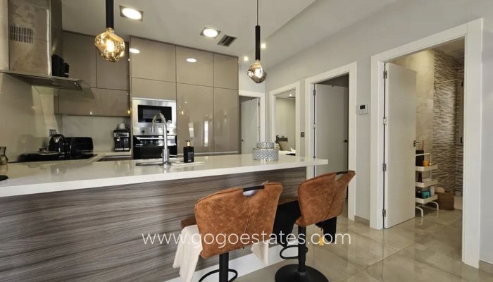 Te koop - Huis - Vrijstaande Villa - Orihuela - Villamartin