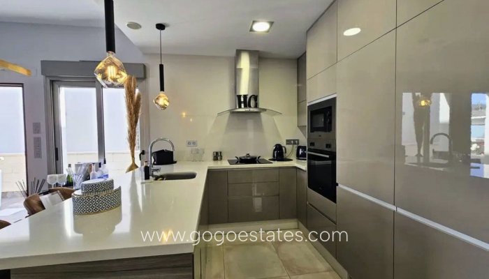 Te koop - Huis - Vrijstaande Villa - Orihuela - Villamartin