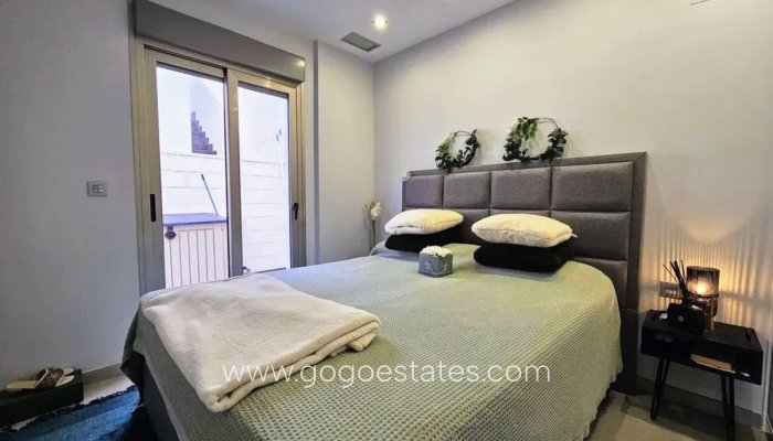 Te koop - Huis - Vrijstaande Villa - Orihuela - Villamartin