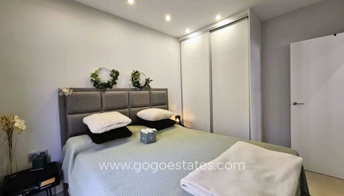 Te koop - Huis - Vrijstaande Villa - Orihuela - Villamartin