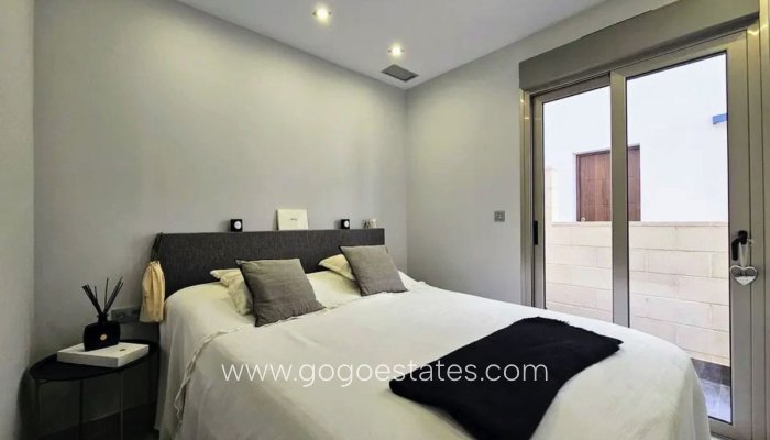 Te koop - Huis - Vrijstaande Villa - Orihuela - Villamartin