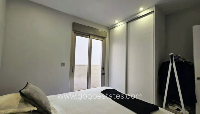 Te koop - Huis - Vrijstaande Villa - Orihuela - Villamartin