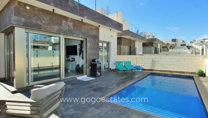 Te koop - Huis - Vrijstaande Villa - Orihuela - Villamartin