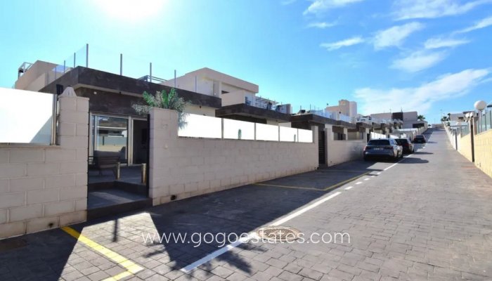 Te koop - Huis - Vrijstaande Villa - Orihuela - Villamartin