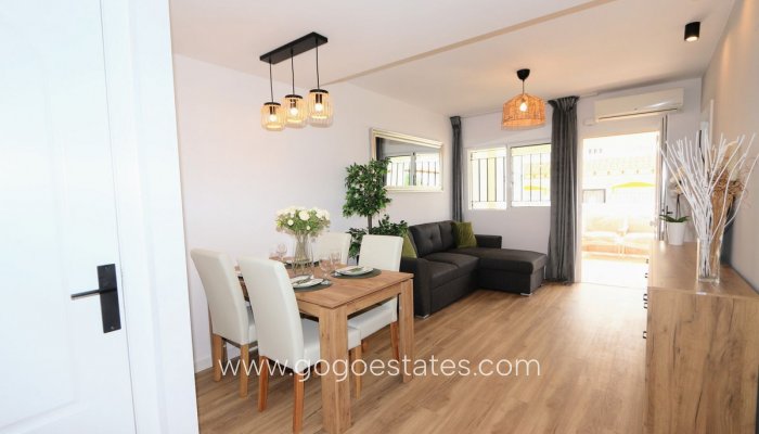 Te koop - Huis - Stadswoning - Orihuela - Punta Prima