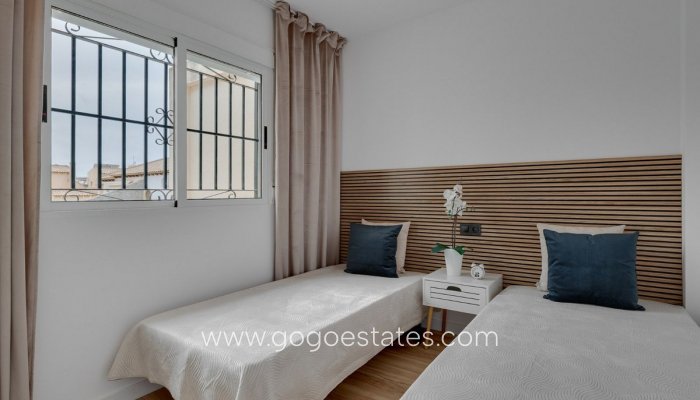 Te koop - Huis - Stadswoning - Orihuela - Punta Prima