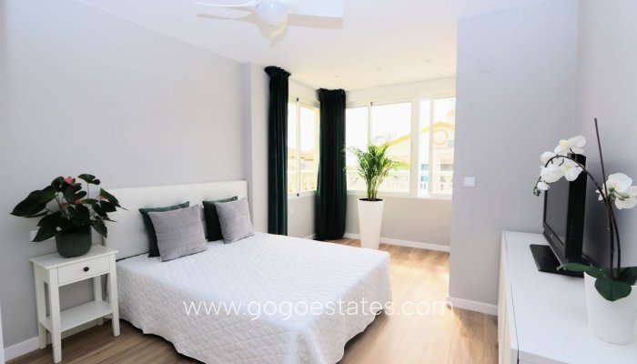 Te koop - Huis - Stadswoning - Orihuela - Punta Prima