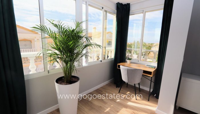 Te koop - Huis - Stadswoning - Orihuela - Punta Prima