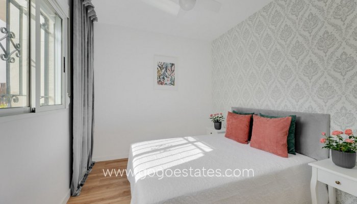 Te koop - Huis - Stadswoning - Orihuela - Punta Prima