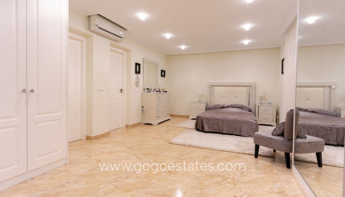 Te koop - Huis - Vrijstaande Villa - Orihuela - Los Balcones