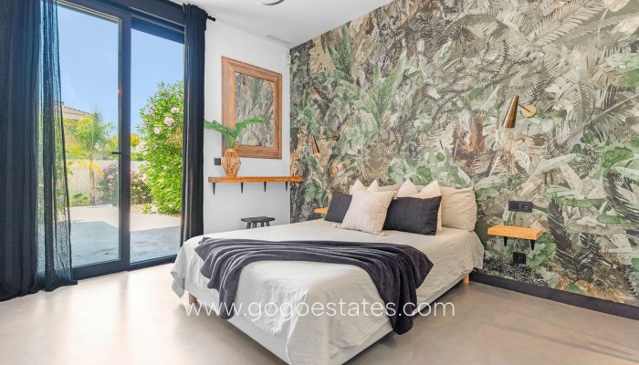 Te koop - Huis - Vrijstaande Villa - Villena - San Juan