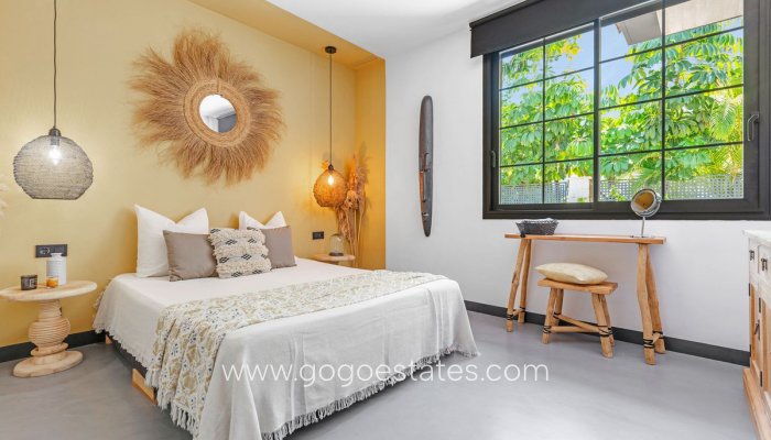 Te koop - Huis - Vrijstaande Villa - Villena - San Juan