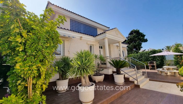 Te koop - Huis - Vrijstaande Villa - Torrevieja - La Mata