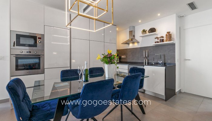 Te koop - Huis - Vrijstaande Villa - Orihuela - Villamartin