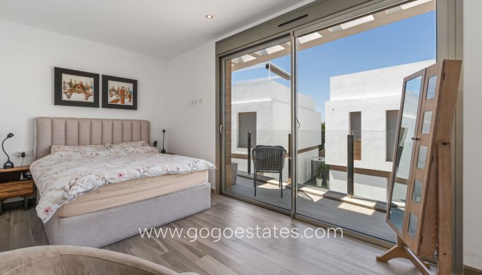 Te koop - Huis - Vrijstaande Villa - Orihuela - Villamartin