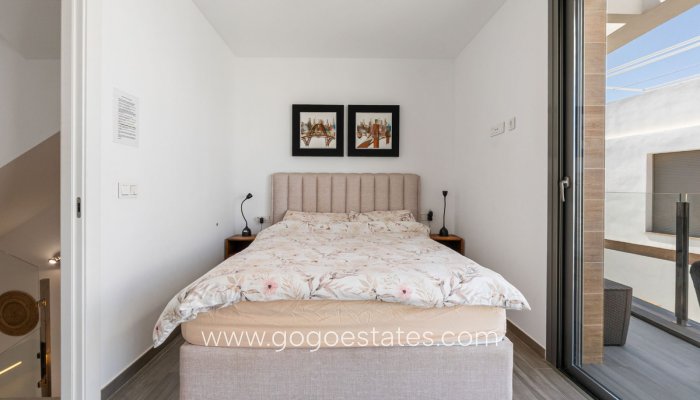 Te koop - Huis - Vrijstaande Villa - Orihuela - Villamartin