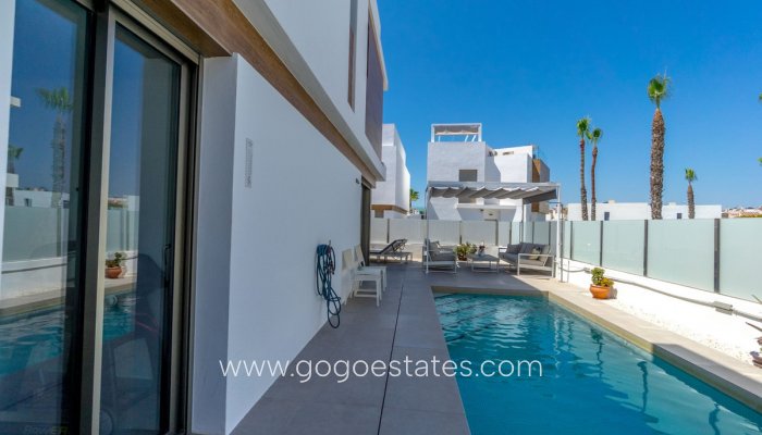 Te koop - Huis - Vrijstaande Villa - Orihuela - Villamartin