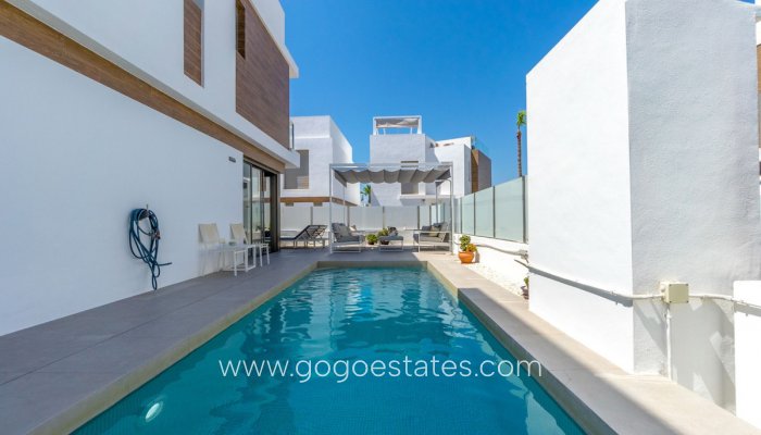 Te koop - Huis - Vrijstaande Villa - Orihuela - Villamartin