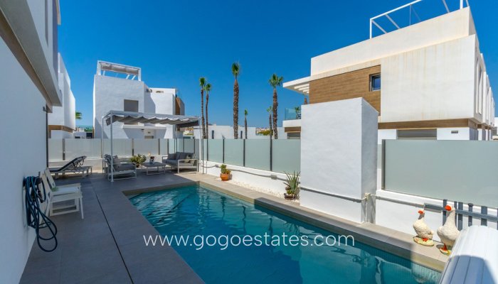 Te koop - Huis - Vrijstaande Villa - Orihuela - Villamartin