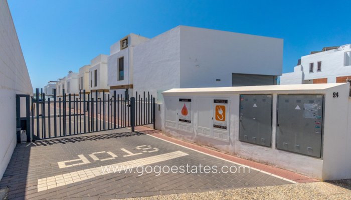 Te koop - Huis - Vrijstaande Villa - Orihuela - Villamartin