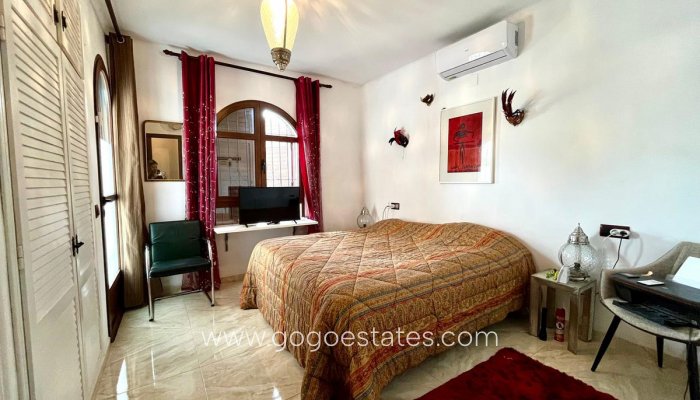 Te koop - Huis - Vrijstaande Villa - Orihuela - Villamartin