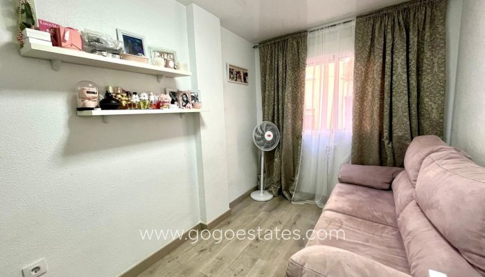 Te koop - Appartement - Appartement op de middelste verdieping - Torrevieja - Torrevieja Centro