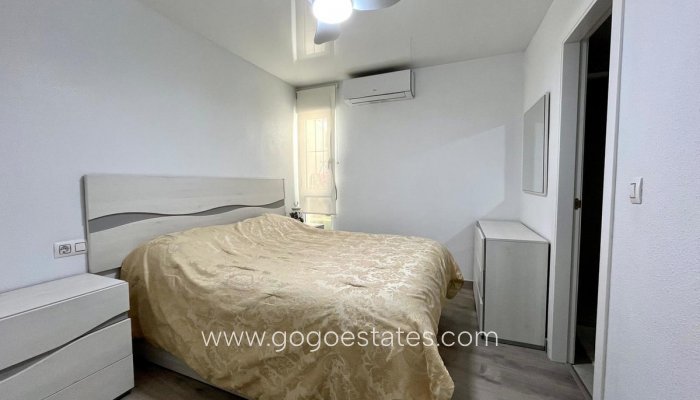 Te koop - Appartement - Appartement op de middelste verdieping - Torrevieja - Torrevieja Centro