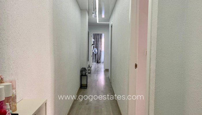 Te koop - Appartement - Appartement op de middelste verdieping - Torrevieja - Torrevieja Centro