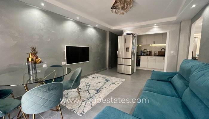 Te koop - Appartement - Appartement op de middelste verdieping - Torrevieja - Torrevieja Centro