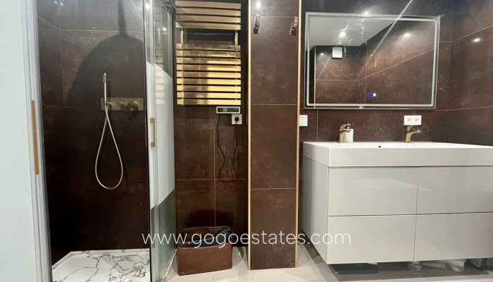 Te koop - Appartement - Appartement op de middelste verdieping - Torrevieja - Torrevieja Centro