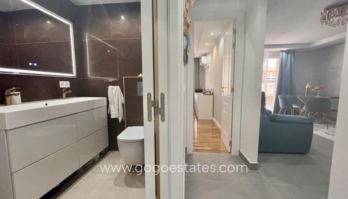 Te koop - Appartement - Appartement op de middelste verdieping - Torrevieja - Torrevieja Centro