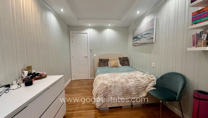 Te koop - Appartement - Appartement op de middelste verdieping - Torrevieja - Torrevieja Centro