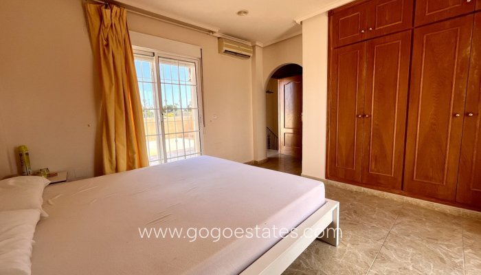 Te koop - Huis - Vrijstaande Villa - Orihuela - La Zenia