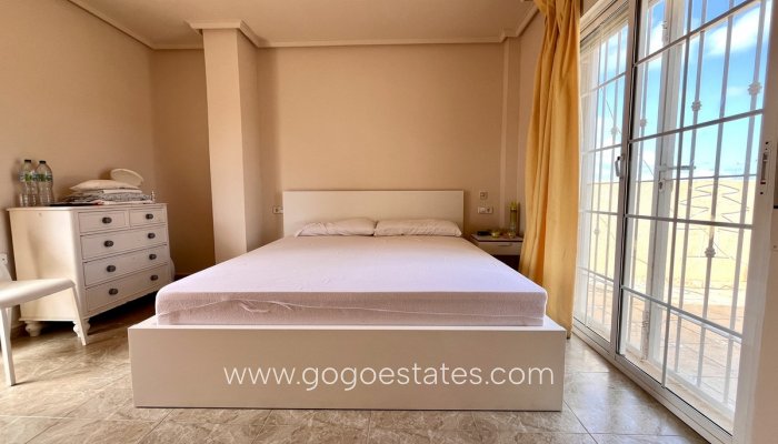 Te koop - Huis - Vrijstaande Villa - Orihuela - La Zenia