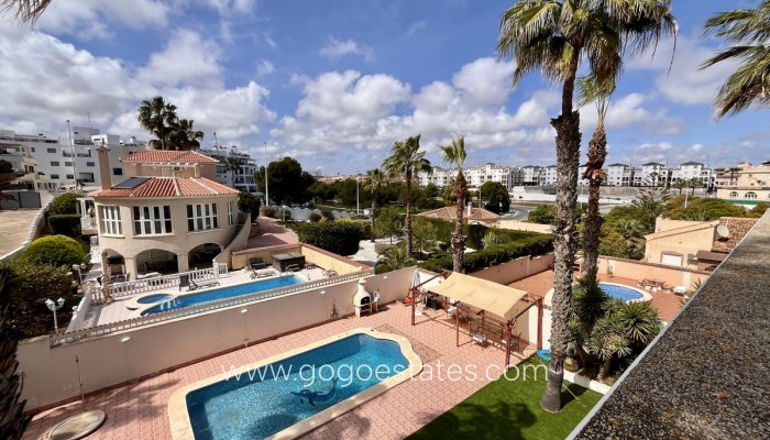 Te koop - Huis - Vrijstaande Villa - Orihuela - La Zenia