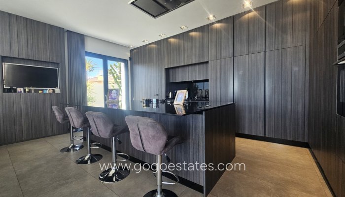 Te koop - Huis - Vrijstaande Villa - Orihuela - Cabo Roig