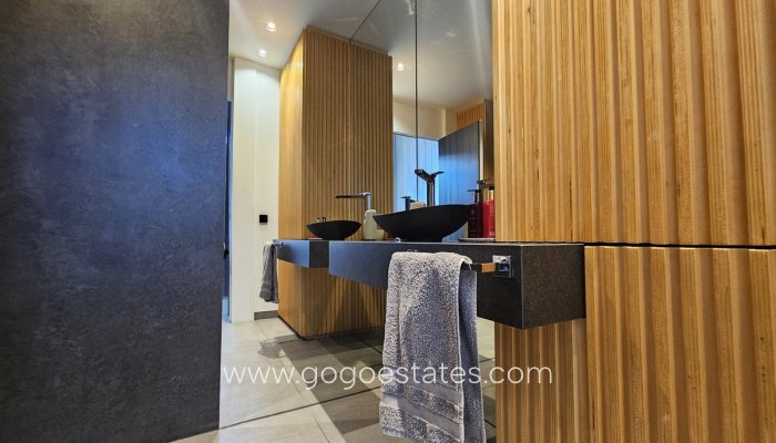 Te koop - Huis - Vrijstaande Villa - Orihuela - Cabo Roig