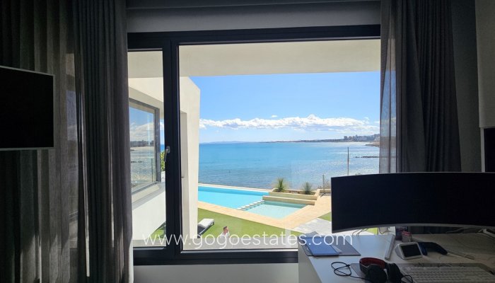 Te koop - Huis - Vrijstaande Villa - Orihuela - Cabo Roig