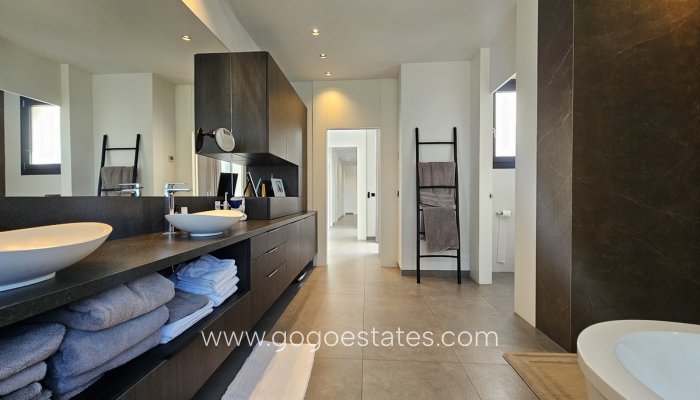 Te koop - Huis - Vrijstaande Villa - Orihuela - Cabo Roig