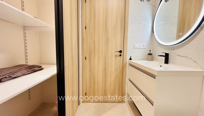 Revente - Appartement - Appartement au rez-de-chaussée - Urbanización El Raso