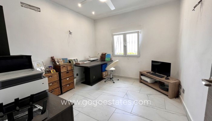 Te koop - Huis - Vrijstaande Villa - San Miguel De Salinas - San Miguel de Salinas Centro