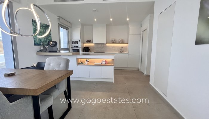 Te koop - Huis - Vrijstaande Villa - Torrevieja - Torrevieja Centro