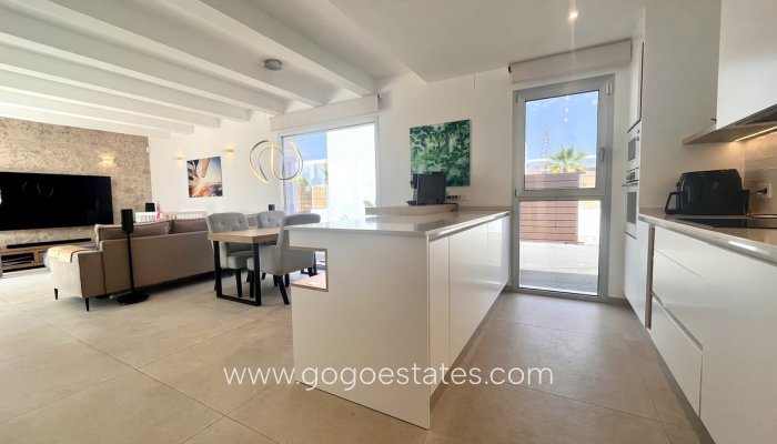 Te koop - Huis - Vrijstaande Villa - Torrevieja - Torrevieja Centro