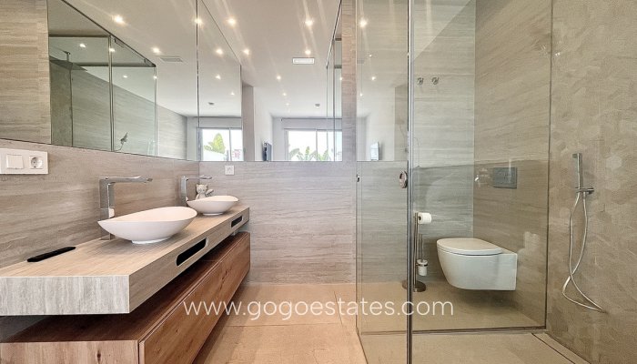 Te koop - Huis - Vrijstaande Villa - Torrevieja - Torrevieja Centro