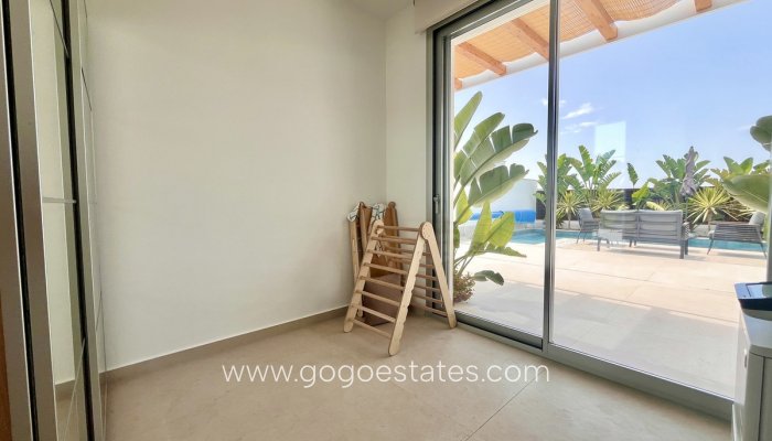 Te koop - Huis - Vrijstaande Villa - Torrevieja - Torrevieja Centro