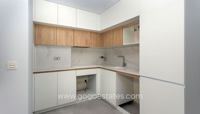 Resale - Apartment - Middle Floor Apartment - Torrevieja - Torrevieja Centro